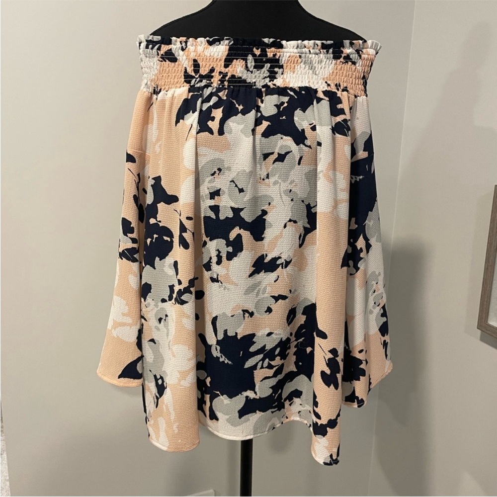 H by Halston Peach Abstract Print Off-The-Shoulder Bell Sleeve Blouse EUC